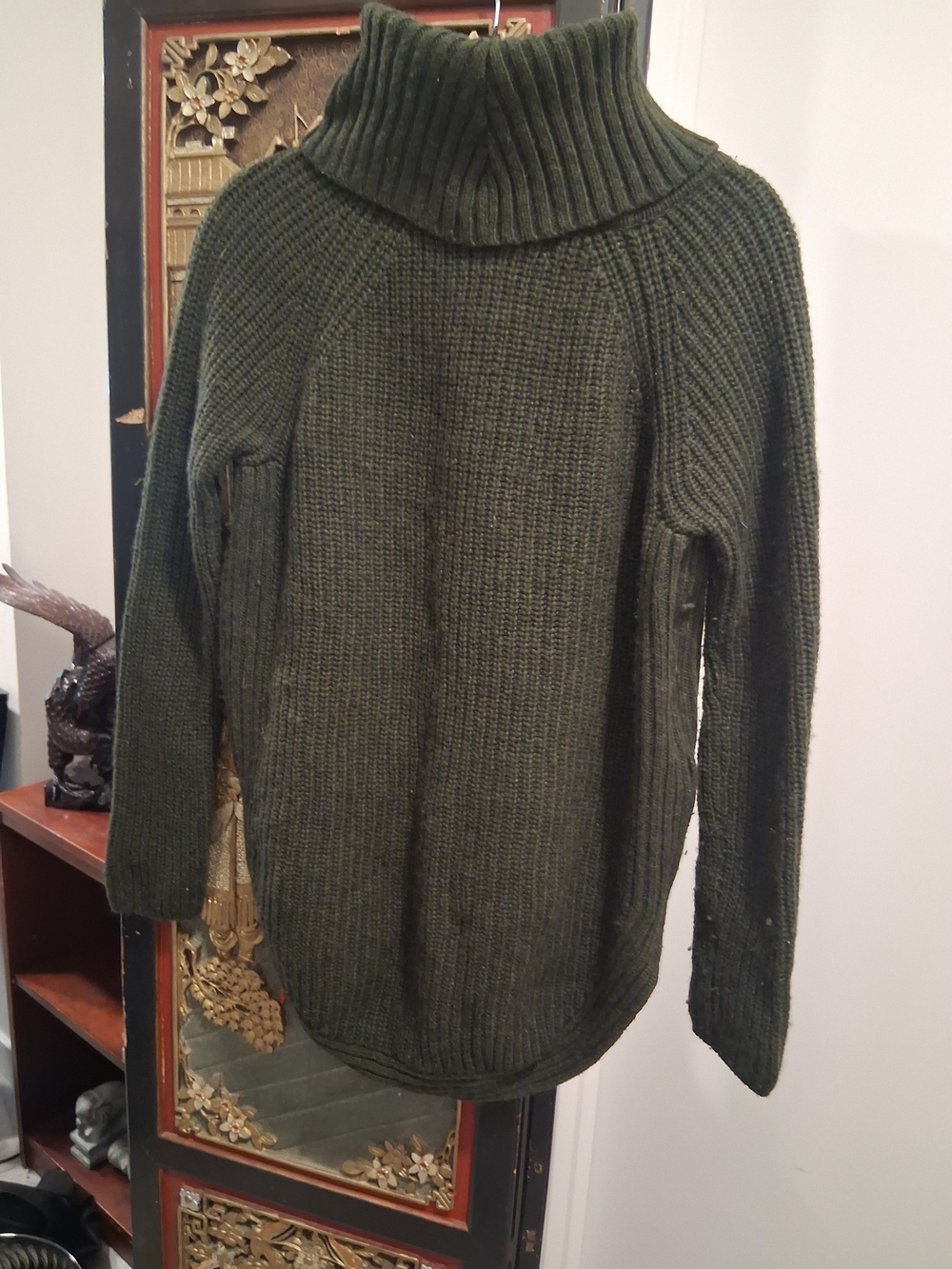 Max Studio Olive Green Ribbed Turtleneck Sweater - Picture 4 of 5